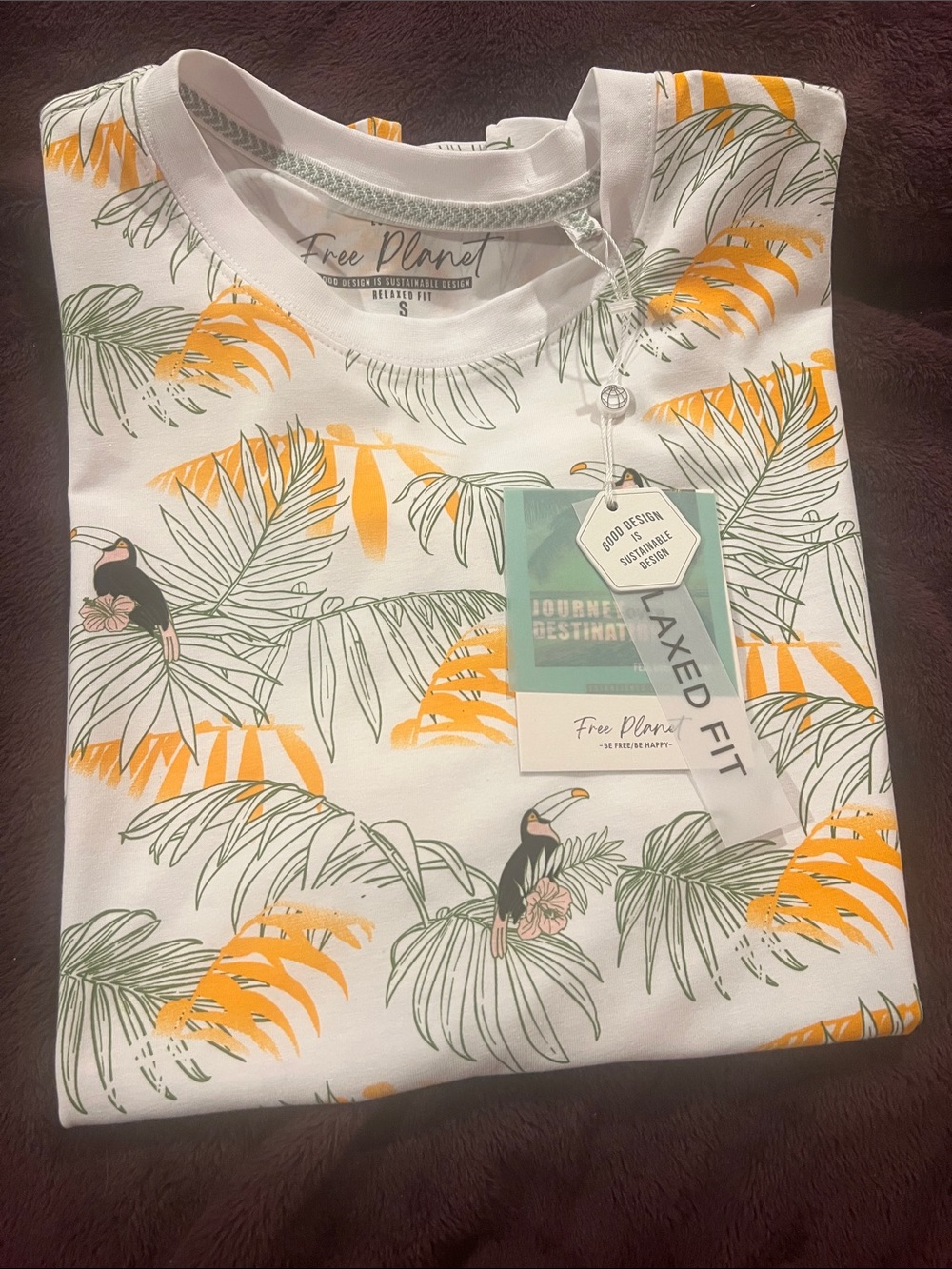 Free Planet Men’s White Tee with Yellow Palm & Green Leaf Toucan Print size smal